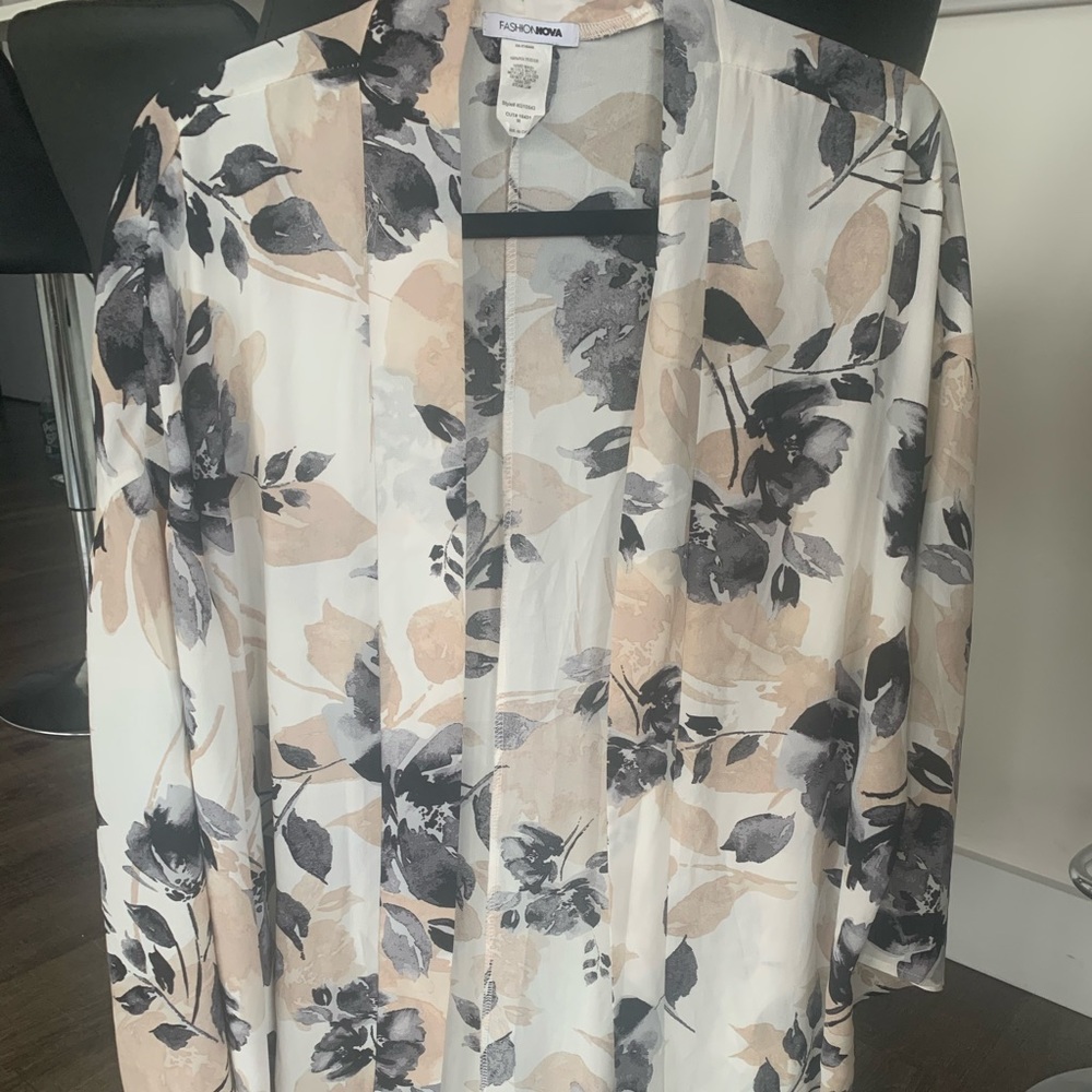 Fashion nova floral kimono